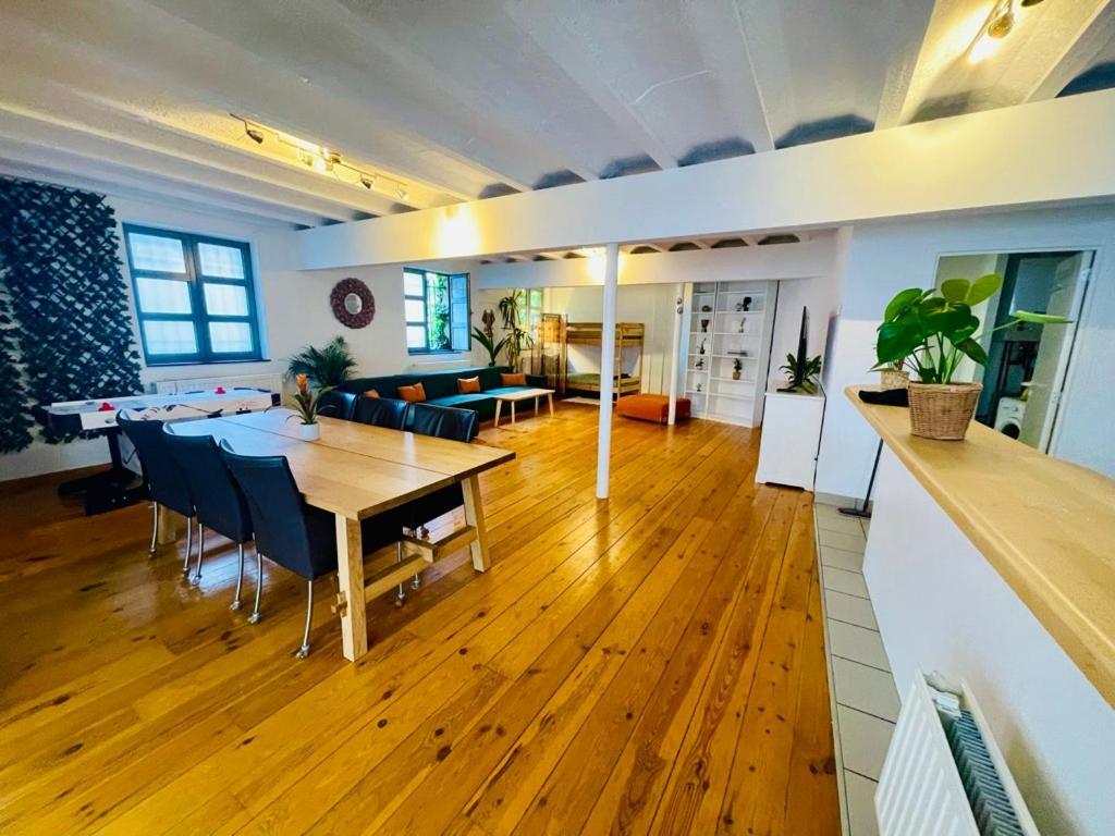 Down Town Oasis-Spacious Loft With Private Parking Bryssel Exteriör bild