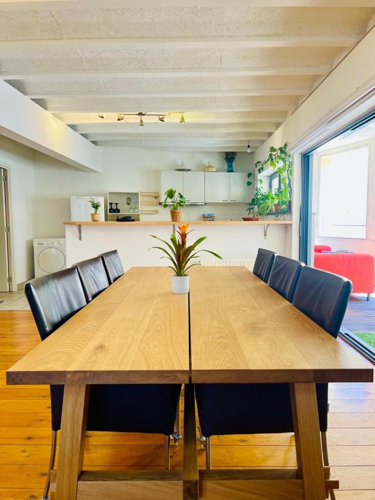 Down Town Oasis-Spacious Loft With Private Parking Bryssel Exteriör bild