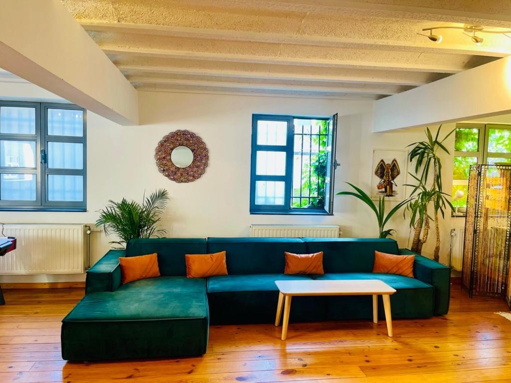 Down Town Oasis-Spacious Loft With Private Parking Bryssel Exteriör bild